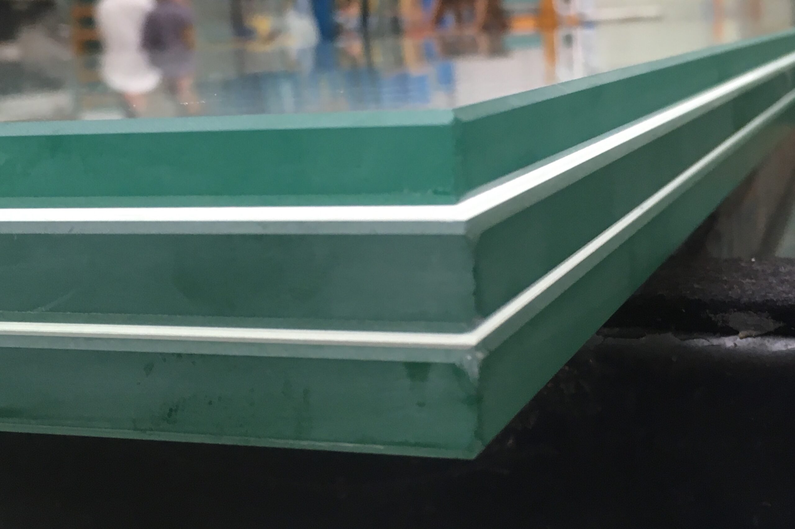 bord de table en verre